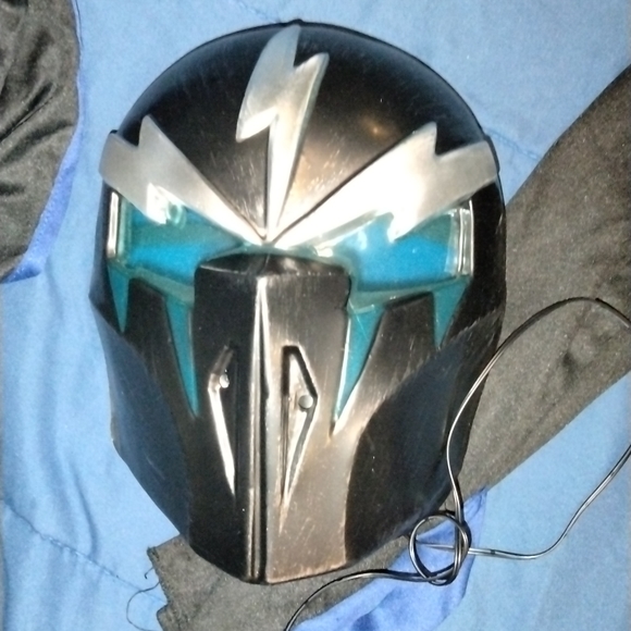 Spirit Halloween-XTREME LIGHTNING NINJA COSTUME - Picture 5 of 9